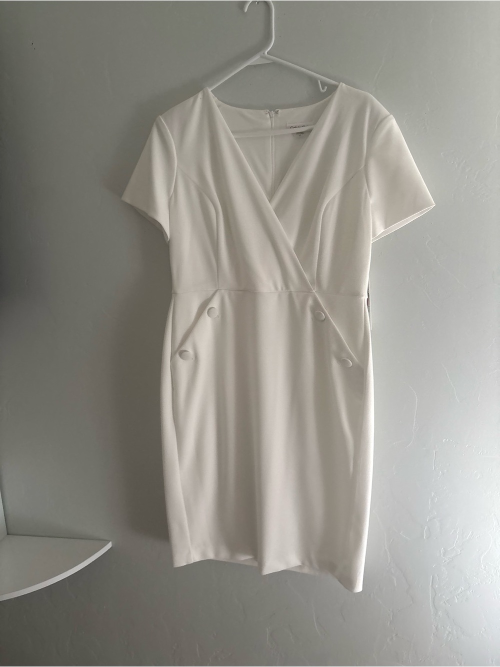 Calvin Klein White V-Neck Button Sheath Dress - Size 14